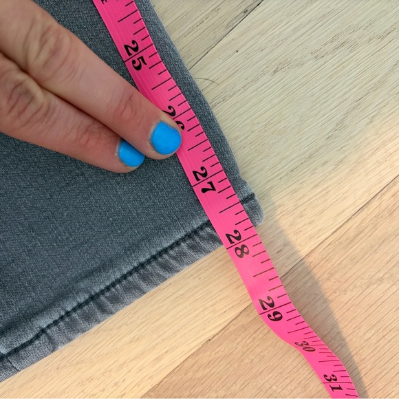 Kut from Kloth Gray Women's Skinny Jeans - Picture 6 of 7